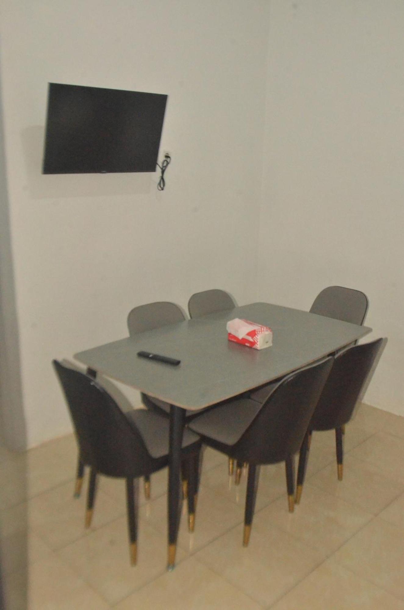 Baronda Guest House Sorong Ngoại thất bức ảnh