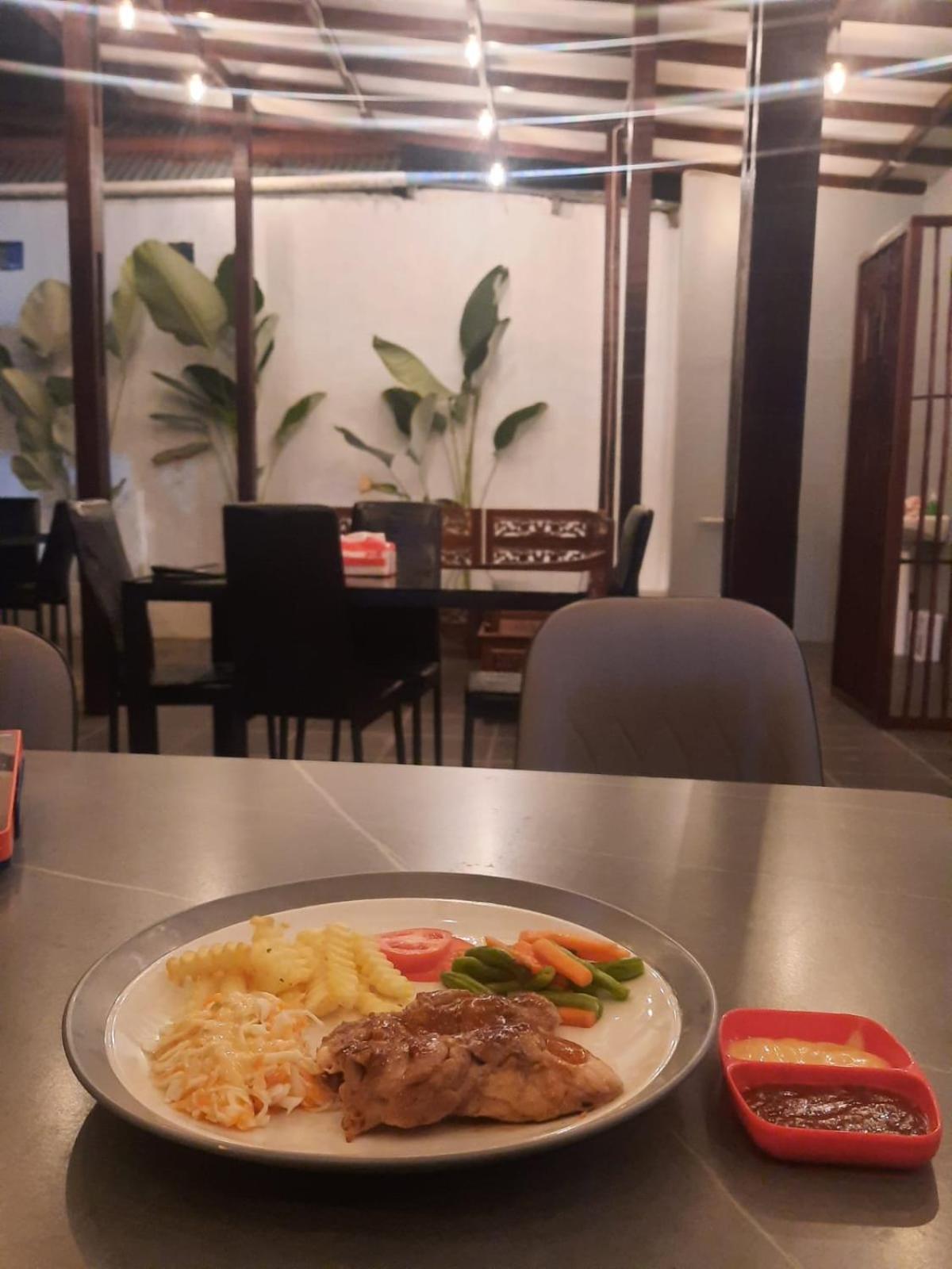 Baronda Guest House Sorong Ngoại thất bức ảnh