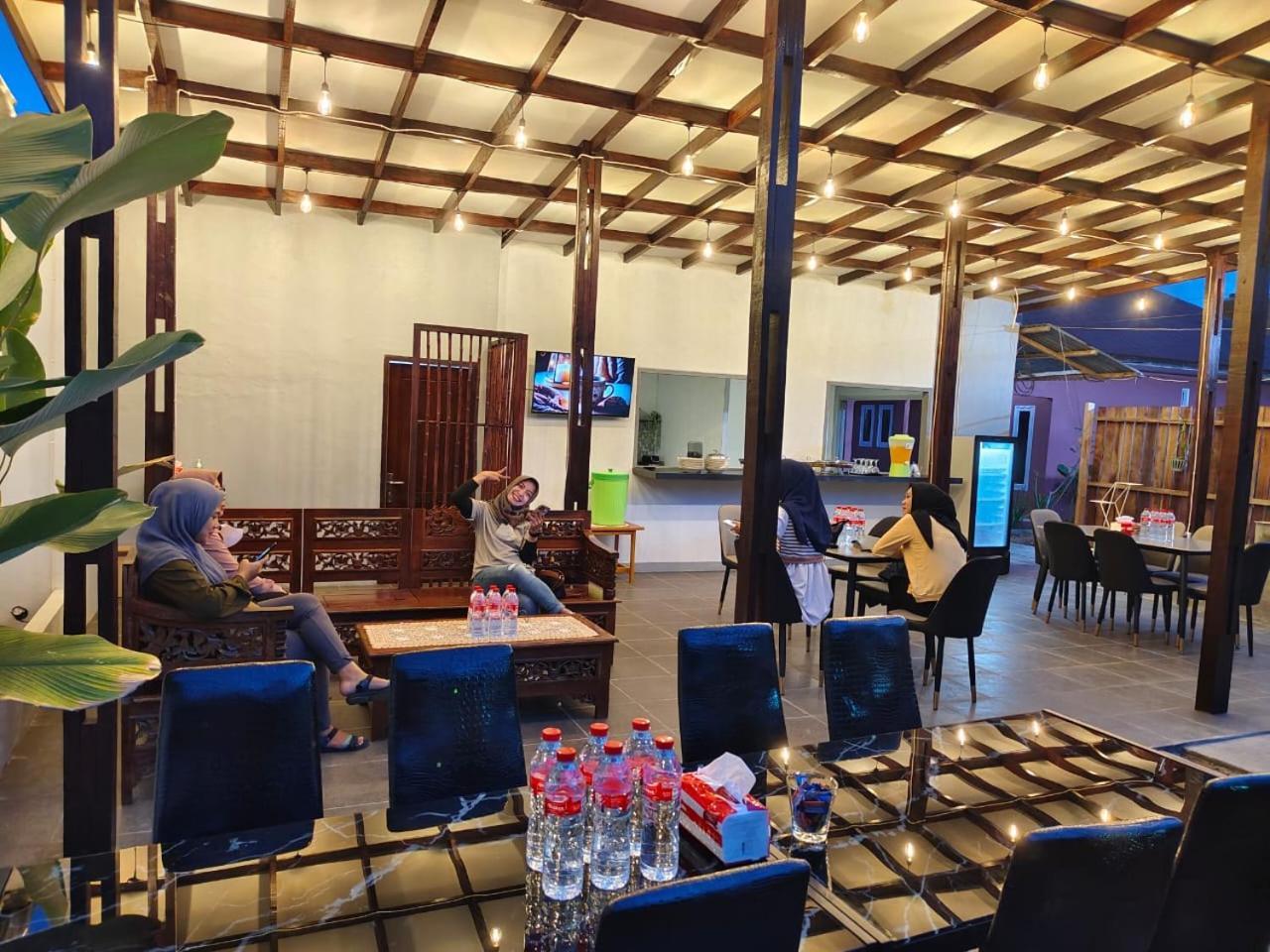 Baronda Guest House Sorong Ngoại thất bức ảnh