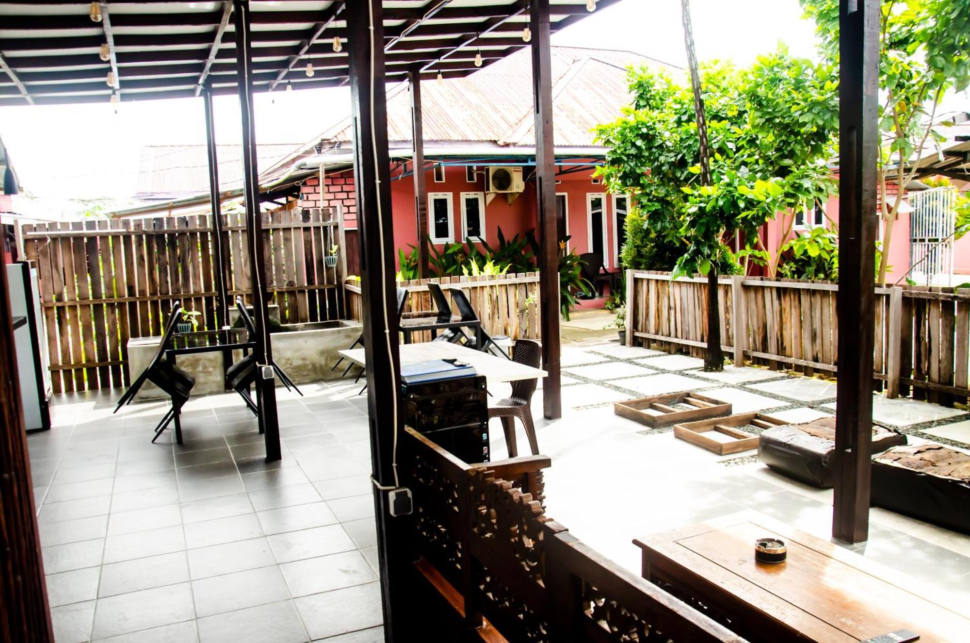 Baronda Guest House Sorong Ngoại thất bức ảnh