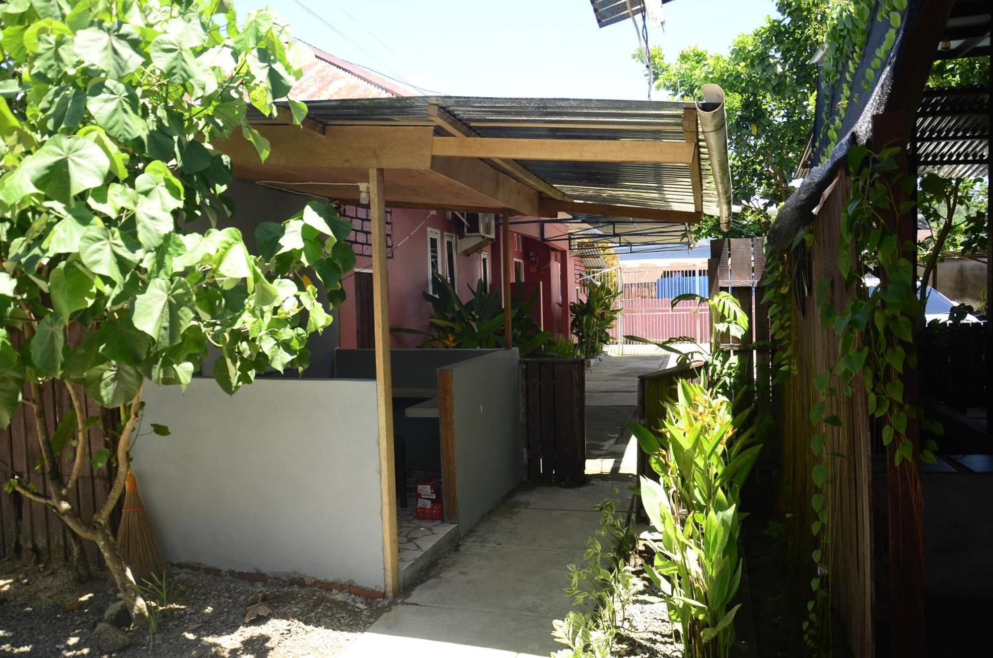 Baronda Guest House Sorong Ngoại thất bức ảnh
